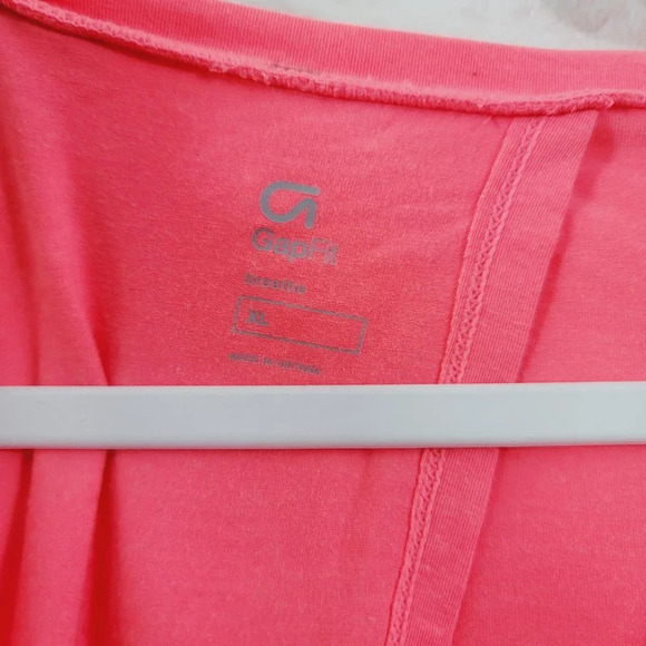 GapFit Women's Back Wrap Crew Neck Tee Shirt Long Sleeve Coral Size XL - Picture 3 of 5